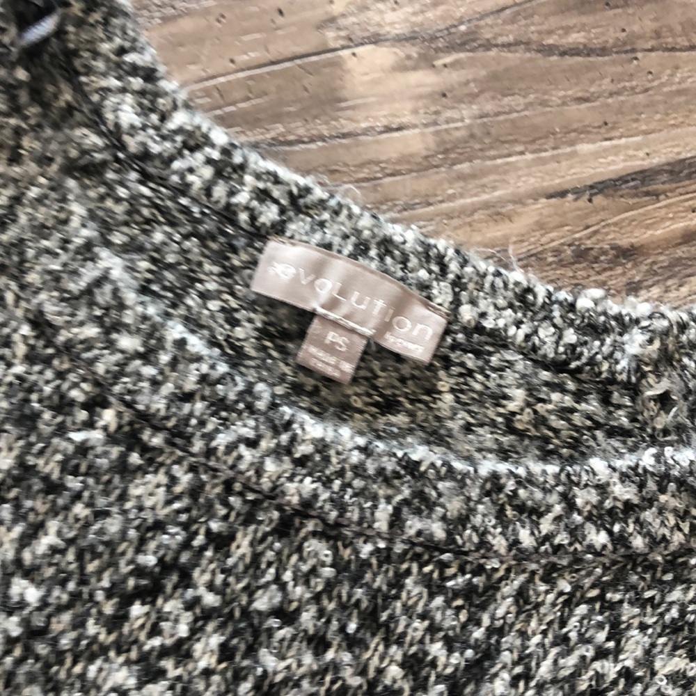 Sweater - Picture 2 of 3